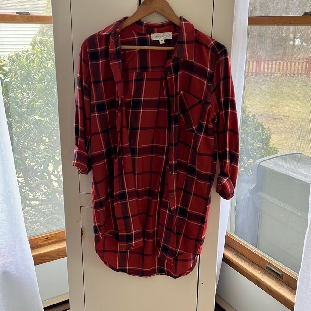 Super cute, long, light flannel!